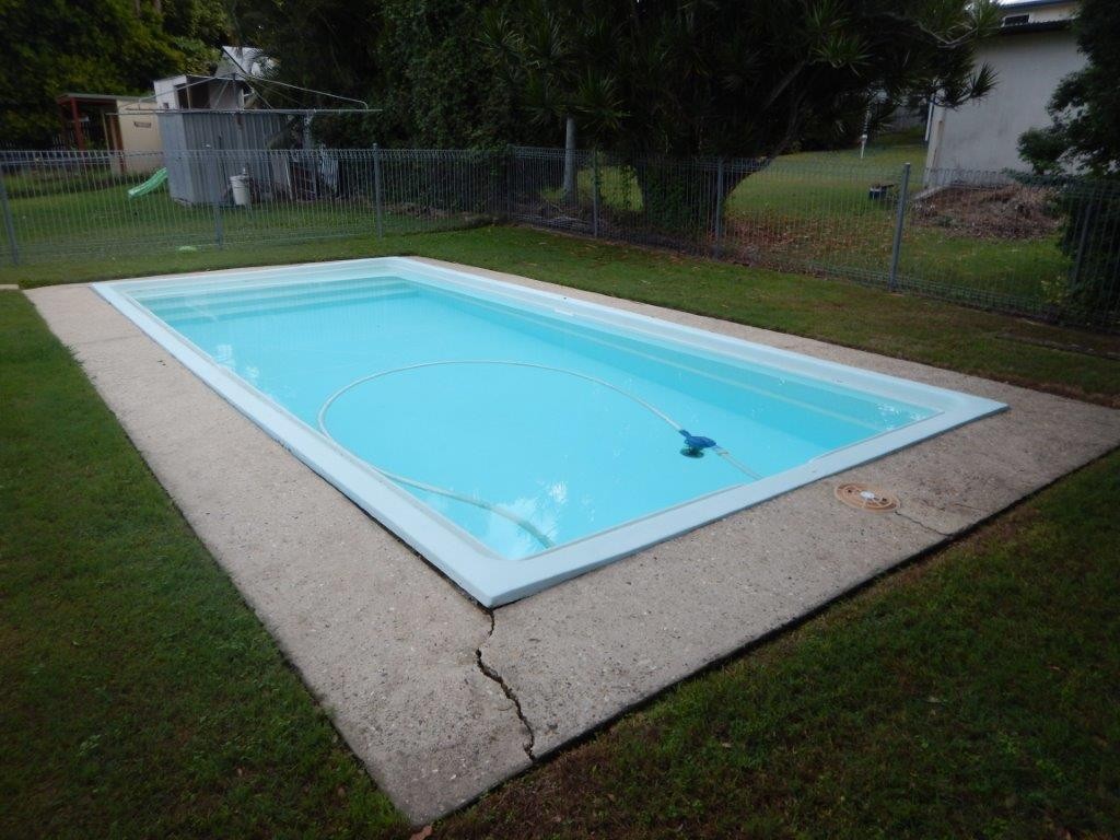 concreting around fibreglass pool